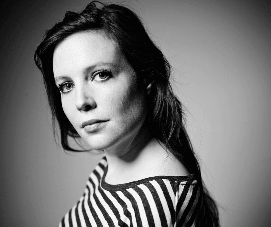 Ellen Deckwitz kijkt in camera